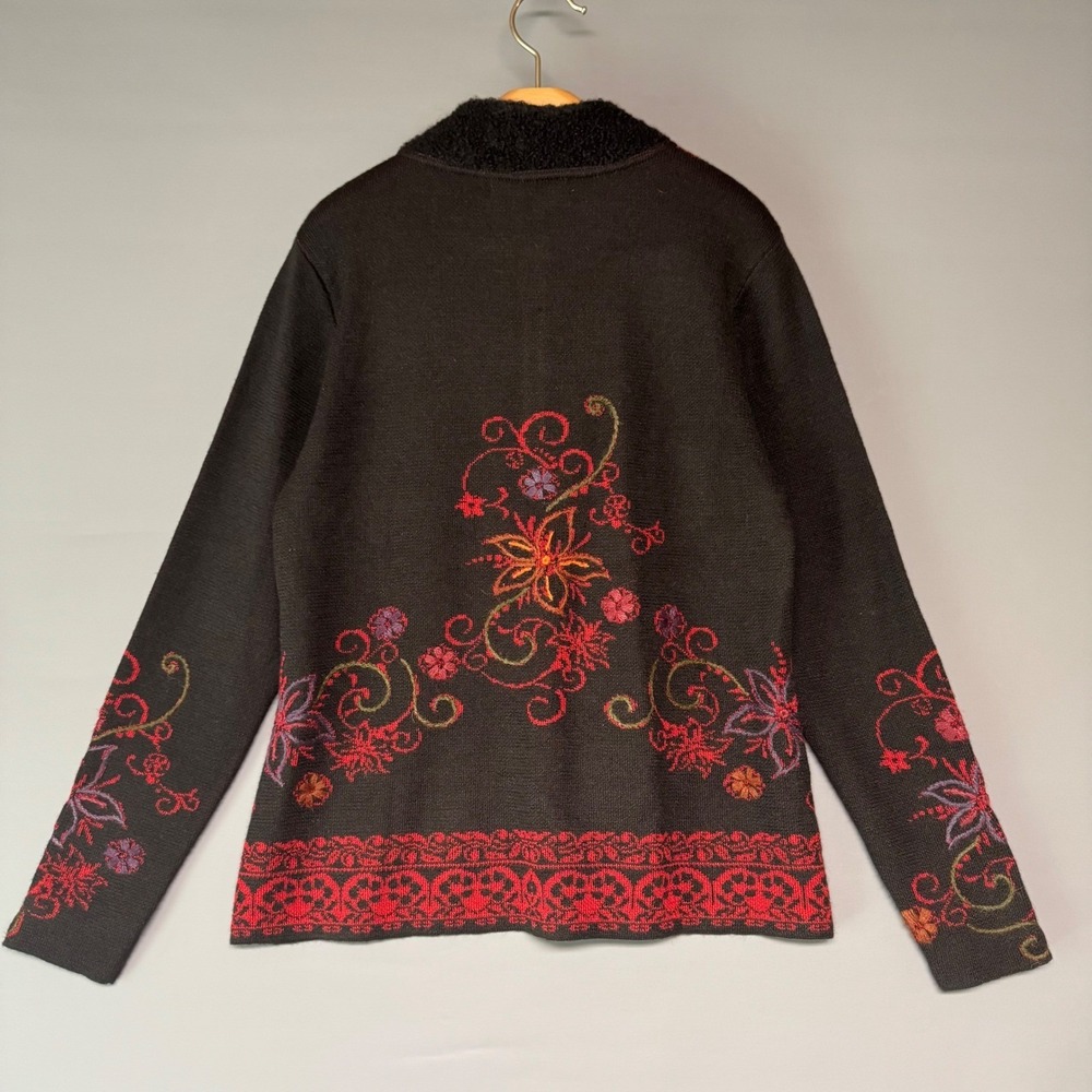 NorthStyle Alpaca Blend Cardigan Sweater Black Red Floral Embroidered Clasp M - Picture 2 of 8